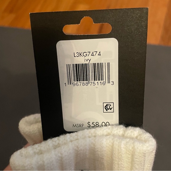 Karl Lagerfeld Cat Gloves - Picture 3 of 3